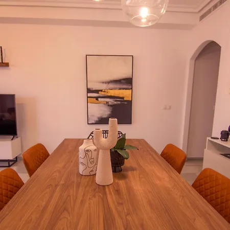 Apartment Bay *
